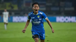 2 Sosok Persib Bandung, Beckham Putra dan Bojan Hodak Raih Penghargaan di Santini JMTV Awards 2025