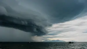 BMKG Sebut Bibit Siklon Tropis 91S Jadi Siklon Bakung