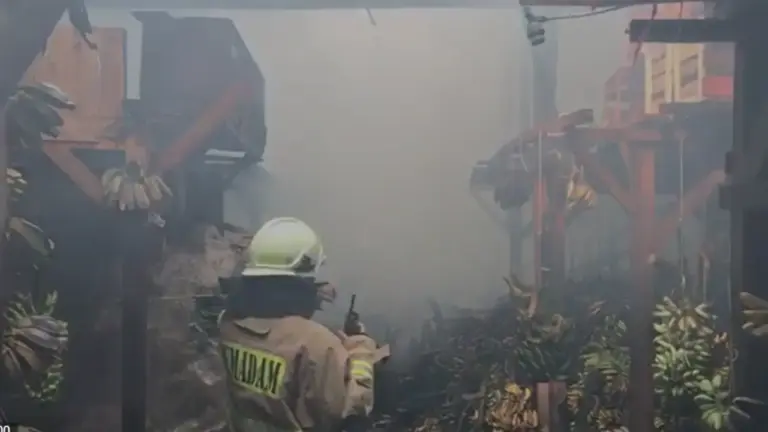Kebakaran Pasar Induk Kramat Jati