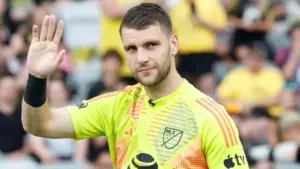 MLS Libur, Persib Bandung Bidik Maarten Paes?