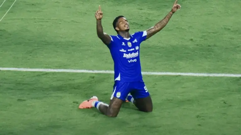 Persib vs Bhayangkara FC