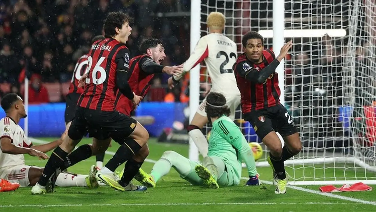 Liverpool Kembali Keok di Menit Akhir, Tiga Kali Musim Ini Kalah Akibat Gol Injury Time Liverpool Kembali Keok di Menit Akhir, Tiga Kali Musim Ini Kalah Akibat Gol Injury Time