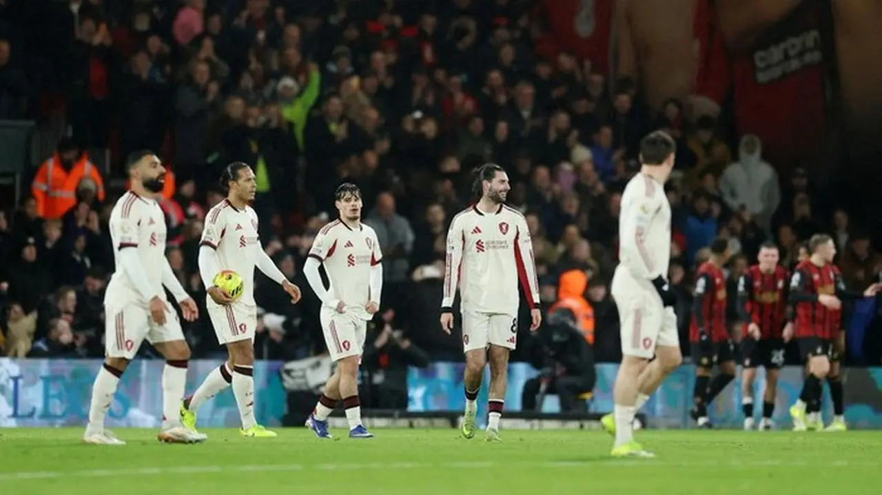 Tiga Kali Kalah di Menit Akhir, Liverpool Catat Sejarah Tragis di Liga Inggris Musim Ini Tiga Kali Kalah di Menit Akhir, Liverpool Catat Sejarah Tragis di Liga Inggris Musim Ini