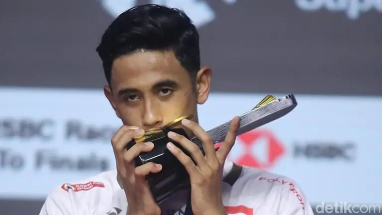 Alwi Farhan Juara Indonesia Masters 2026, Persembahkan Gelar Super 500 untuk Tim dan Keluarga Alwi Farhan Juara Indonesia Masters 2026, Persembahkan Gelar Super 500 untuk Tim dan Keluarga