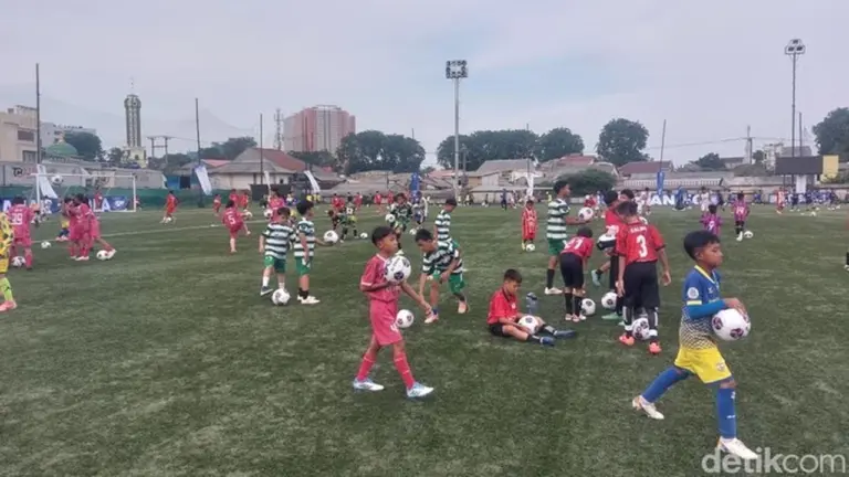 PSSI Sambut Baik Program “Satu Anak Satu Bola” untuk Pembinaan Sepak Bola Usia Dini Nasional PSSI Sambut Baik Program “Satu Anak Satu Bola” untuk Pembinaan Sepak Bola Usia Dini Nasional