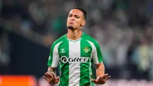 Antony Ngamuk Usai Diganti, Lempar Handuk dan Botol Saat Real Betis Kalah dari Alaves