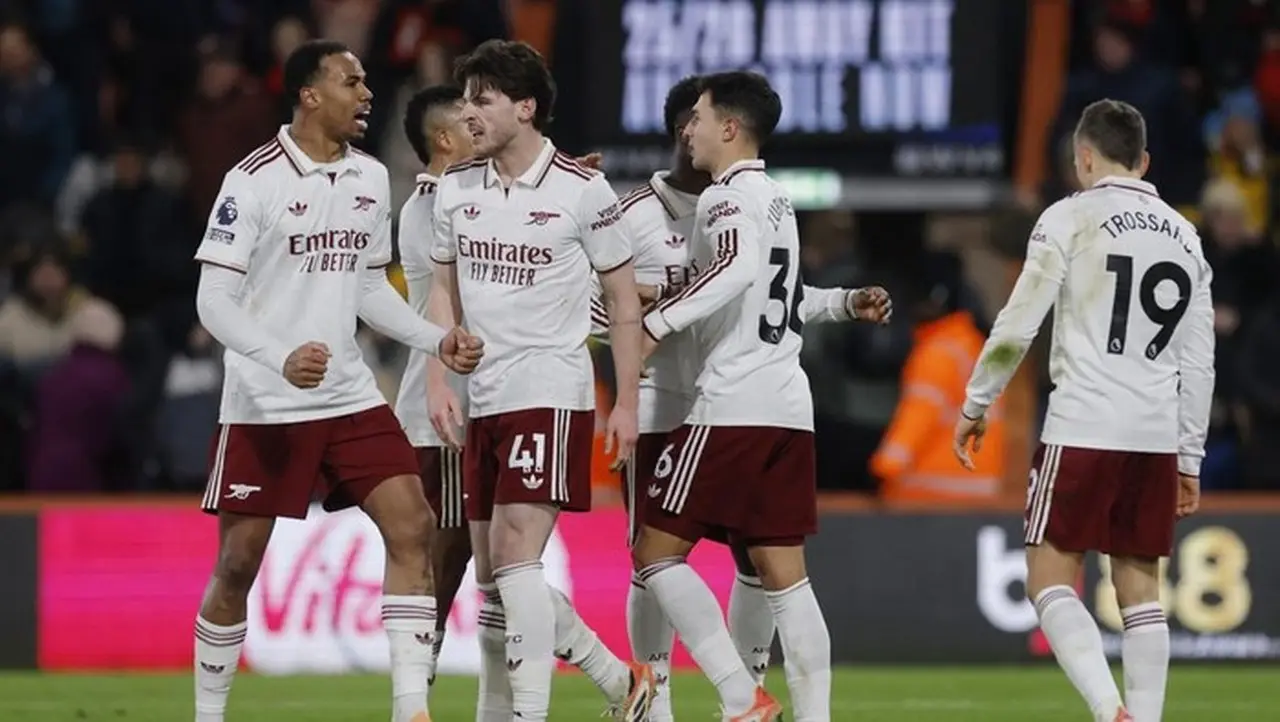 Arsenal Terancam Dibayangi Manchester City Usai Kalah Dramatis dari Manchester United Arsenal Terancam Dibayangi Manchester City Usai Kalah Dramatis dari Manchester United