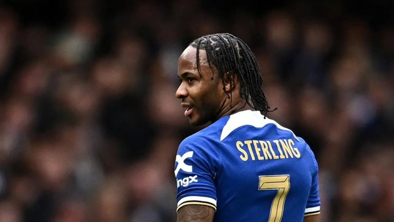 Raheem Sterling Resmi Tinggalkan Chelsea, Akhiri Karier Tiga Setengah Musim Raheem Sterling Resmi Tinggalkan Chelsea, Akhiri Karier Tiga Setengah Musim