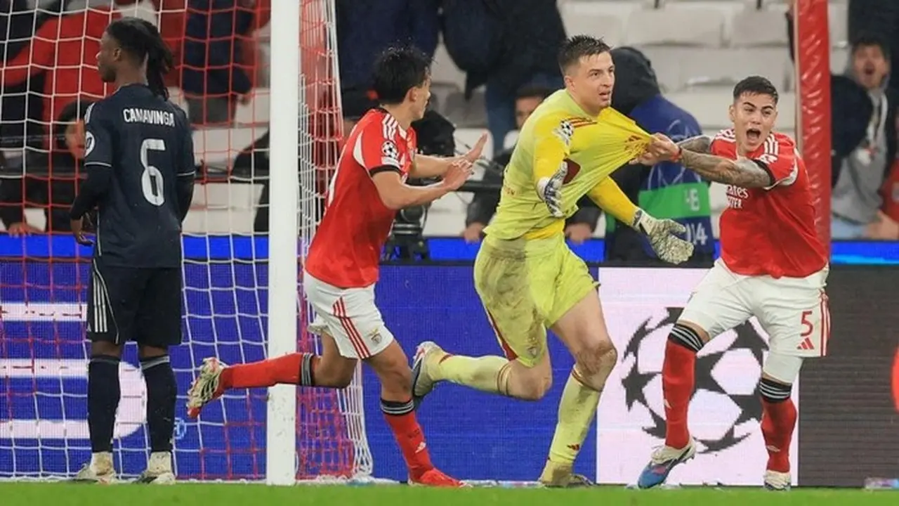 Kiper Anatoliy Trubin Cetak Gol di Liga Champions, Tambah Daftar Penjaga Gawang Pencetak Gol Kiper Anatoliy Trubin Cetak Gol di Liga Champions, Tambah Daftar Penjaga Gawang Pencetak Gol