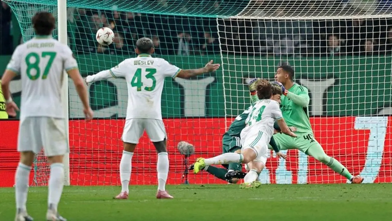 AS Roma Imbang 1-1 Lawan Panathinaikos, Lolos ke 16 Besar Liga Europa AS Roma Imbang 1-1 Lawan Panathinaikos, Lolos ke 16 Besar Liga Europa