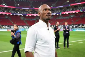 Drogba Menang Taruhan, Jersey Arsenal Tak Jadi Dipakai Usai Rekor Chelsea Aman