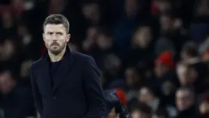 Manchester United Tak Tutup Pintu Bursa Transfer, Carrick: Apapun Bisa Terjadi