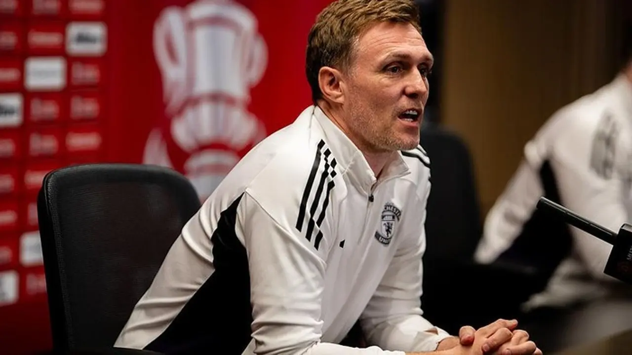 Darren Fletcher Fokus Pimpin Manchester United Hadapi Brighton, Masa Depan Masih Abu-abu Darren Fletcher Fokus Pimpin Manchester United Hadapi Brighton, Masa Depan Masih Abu-abu