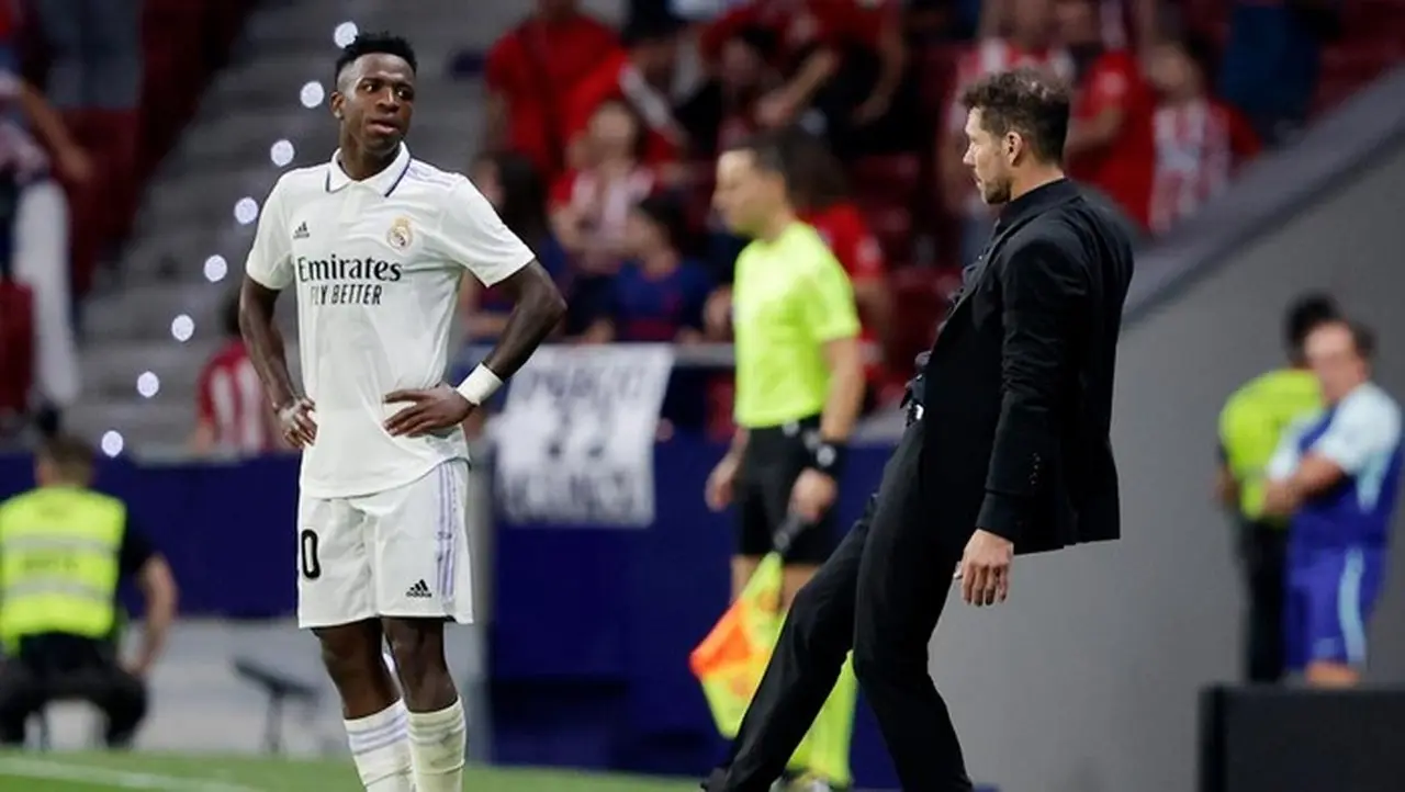 Derby Madrid Memanas: Simeone Minta Maaf ke Vinicius Junior Usai Adu Mulut di Lapangan Derby Madrid Memanas: Simeone Minta Maaf ke Vinicius Junior Usai Adu Mulut di Lapangan