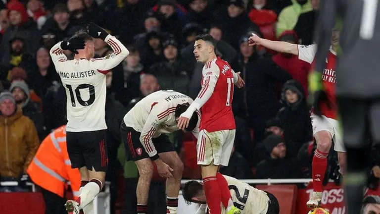 Liverpool Takkan Belanja Bek Meski Dihantam Krisis Pemain Belakang Liverpool Takkan Belanja Bek Meski Dihantam Krisis Pemain Belakang