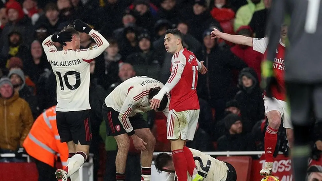 Liverpool Takkan Belanja Bek Meski Dihantam Krisis Pemain Belakang Liverpool Takkan Belanja Bek Meski Dihantam Krisis Pemain Belakang