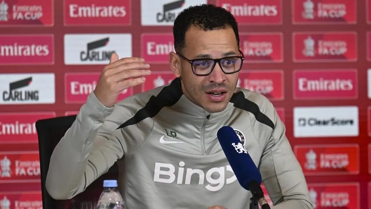 Liam Rosenior Ungkap Taktik Arsenal Sejak Dini, Chelsea Siap Hadapi Semifinal Carabao Cup Liam Rosenior Ungkap Taktik Arsenal Sejak Dini, Chelsea Siap Hadapi Semifinal Carabao Cup