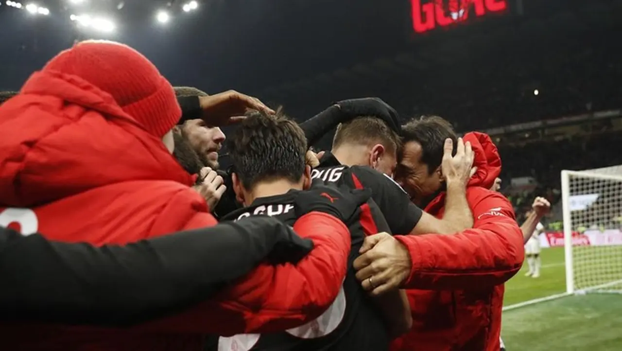 Klasemen Liga Italia: AC Milan Tempel Ketat Inter Milan di Puncak Klasemen Liga Italia: AC Milan Tempel Ketat Inter Milan di Puncak