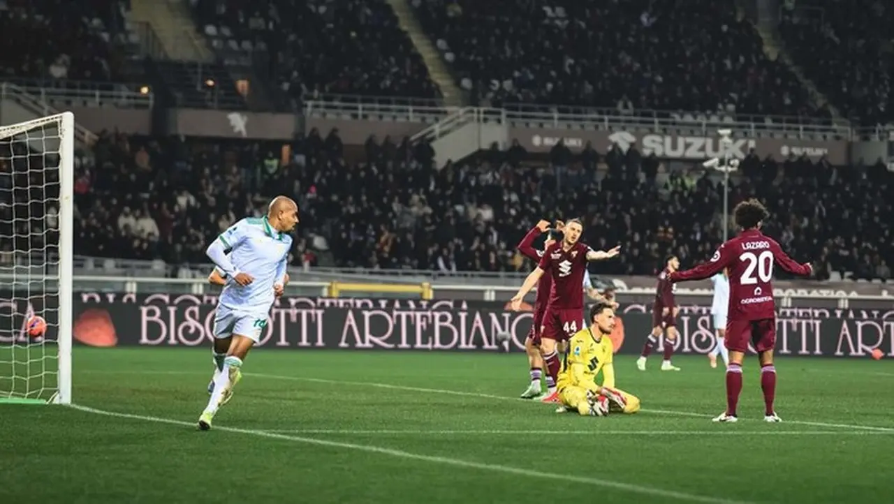 Donyell Malen Langsung Cetak Gol di Debutnya, Bawa AS Roma Kalahkan Torino 2-0 Donyell Malen Langsung Cetak Gol di Debutnya, Bawa AS Roma Kalahkan Torino 2-0