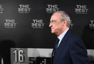 Suporter Real Madrid Cemooh Florentino Perez di Bernabeu, Minta Mundur