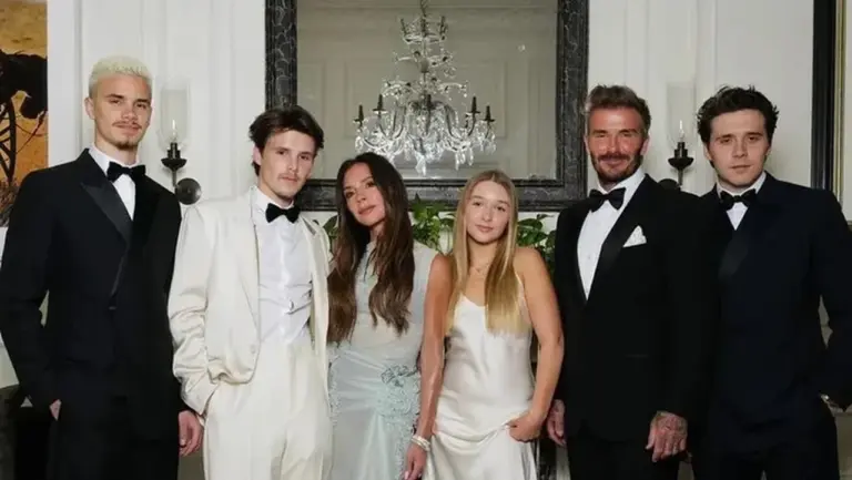 Drama Keluarga Beckham: Brooklyn Merasa Terjepit dan Pilih Jaga Jarak dari Orang Tua Drama Keluarga Beckham: Brooklyn Merasa Terjepit dan Pilih Jaga Jarak dari Orang Tua
