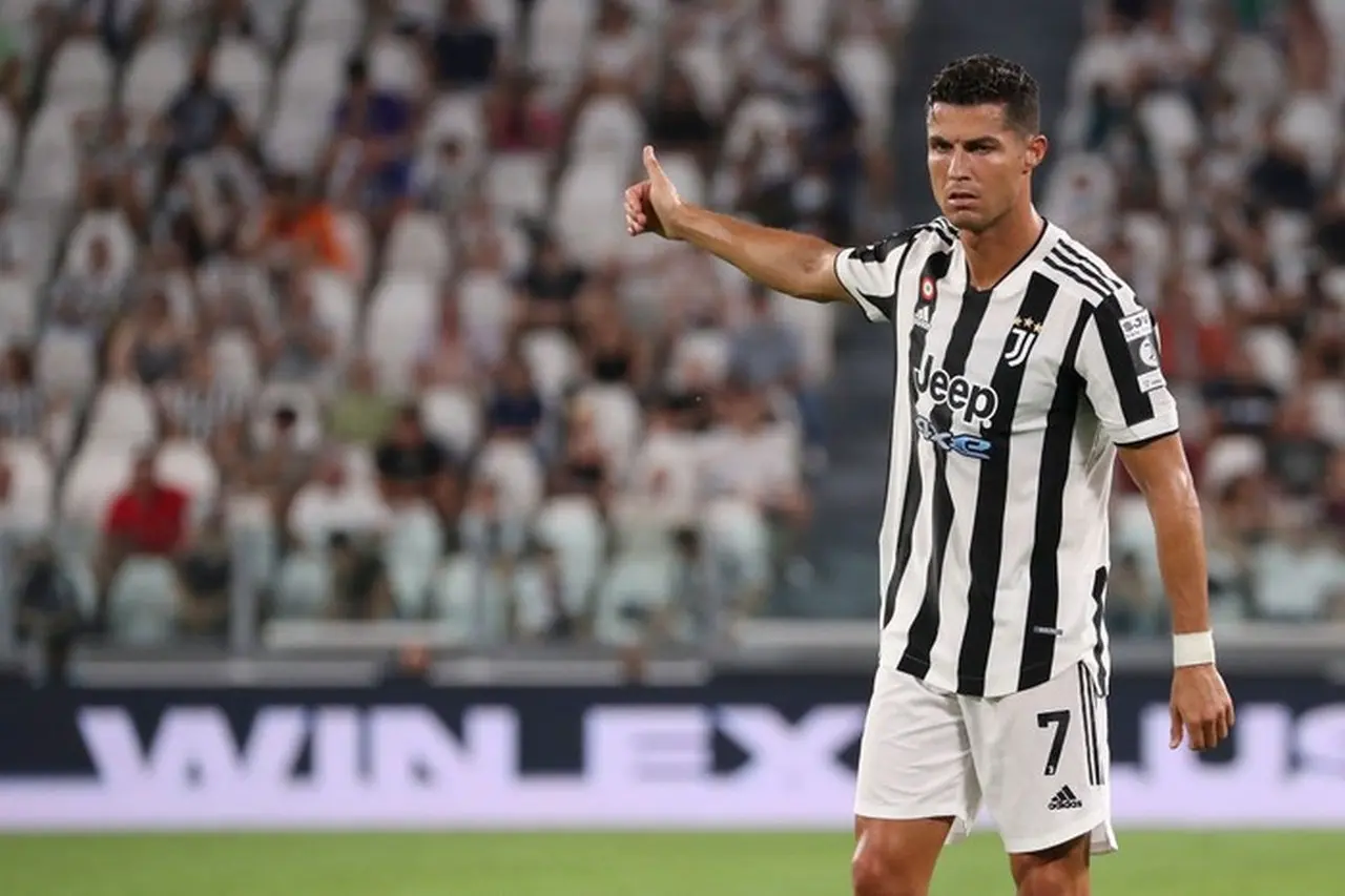 Cristiano Ronaldo Menangi Gugatan Tunggakan Gaji Rp 194 Miliar Atas Juventus Cristiano Ronaldo Menangi Gugatan Tunggakan Gaji Rp 194 Miliar Atas Juventus