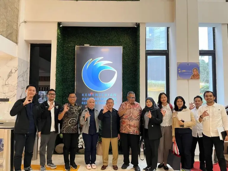 KemenHAM Panggil PSSI dan I.League Usai Kasus Rasisme Menimpa Yakob Sayuri KemenHAM Panggil PSSI dan I.League Usai Kasus Rasisme Menimpa Yakob Sayuri