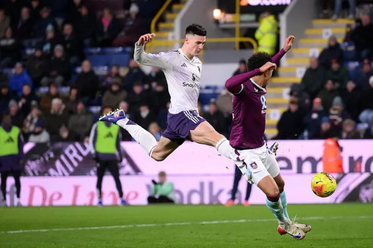 Dua Gol Benjamin Sesko ke Gawang Burnley, Fletcher: Dia Butuh Servis Umpan