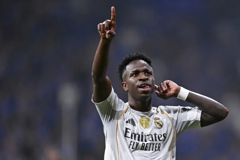 Fabrizio Romano Tegaskan Chelsea Tak Bidik Vinicius Jr, Bantah Rumor Transfer Rp 1,9 Triliun