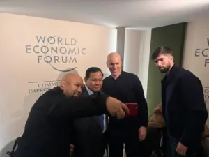 Prabowo Bertemu Zidane di Davos, Netizen Jagokan Jadi Pelatih Timnas Indonesia