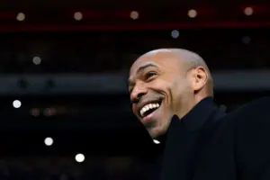 Thierry Henry Dukung Michael Carrick di Man United, tapi Berharap Kalah dari Arsenal