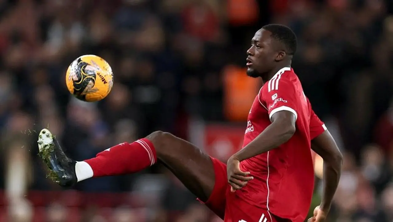Duka Ibrahima Konate: Ayah Meninggal Dunia, Bek Liverpool Absen Lawan Marseille Duka Ibrahima Konate: Ayah Meninggal Dunia, Bek Liverpool Absen Lawan Marseille