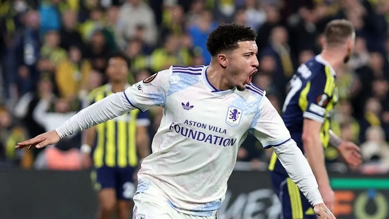 Jadon Sancho Cetak Gol Langka di Eropa, Aston Villa Lolos ke 16 Besar Liga Europa Jadon Sancho Cetak Gol Langka di Eropa, Aston Villa Lolos ke 16 Besar Liga Europa