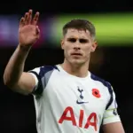 Liverpool Bidik Micky van de Ven, Andy Robertson Terancam Dilepas ke Tottenham