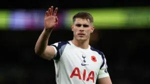 Liverpool Bidik Micky van de Ven, Andy Robertson Terancam Dilepas ke Tottenham