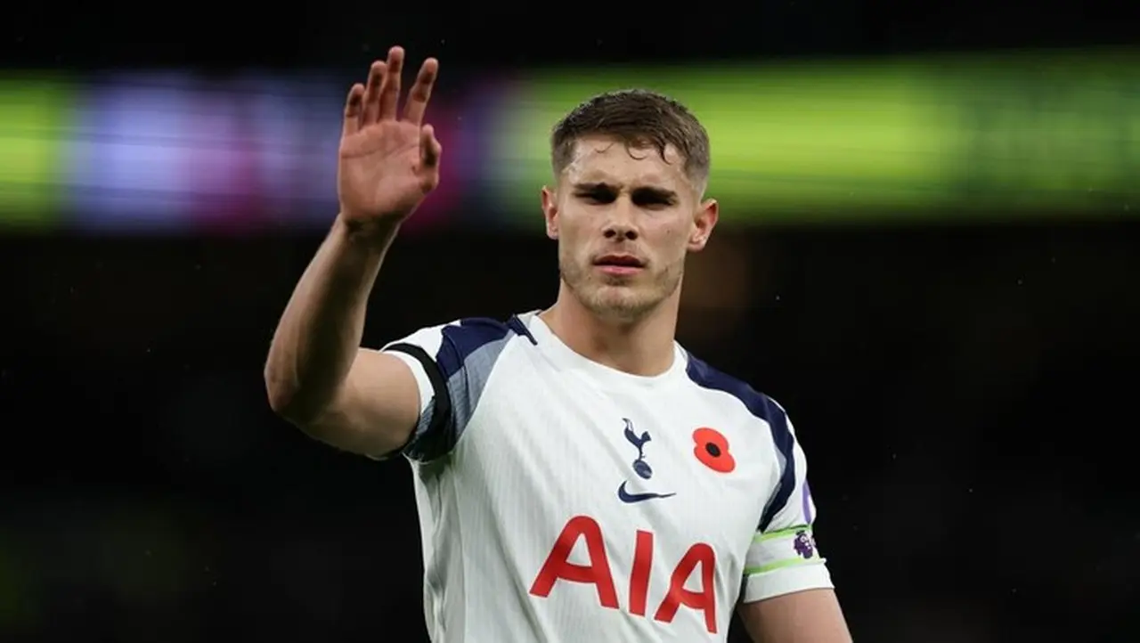 Liverpool Bidik Micky van de Ven, Andy Robertson Terancam Dilepas ke Tottenham Liverpool Bidik Micky van de Ven, Andy Robertson Terancam Dilepas ke Tottenham