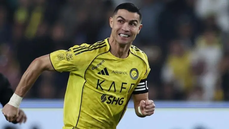 Cristiano Ronaldo Pernah Coba Berpuasa Dua Hari di Arab Saudi, Ini Alasannya Cristiano Ronaldo Pernah Coba Berpuasa Dua Hari di Arab Saudi, Ini Alasannya