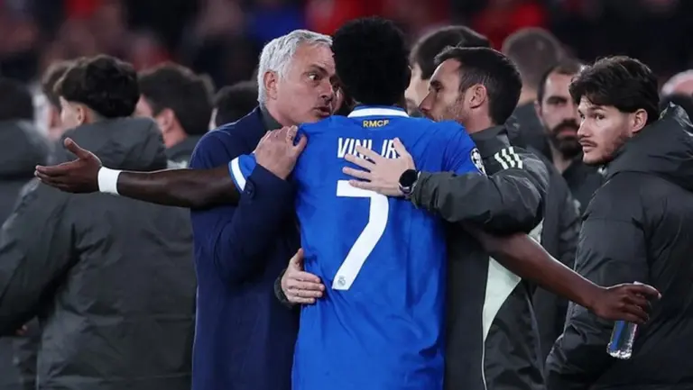 Vincent Kompany Kritik Keras Jose Mourinho atas Pernyataan Rasisme Terhadap Vinicius Jr