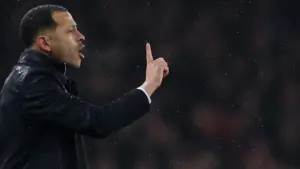 Liam Rosenior Pertahankan Rekor Nir Kalah Chelsea, Namun Hobi Imbang Mengintai