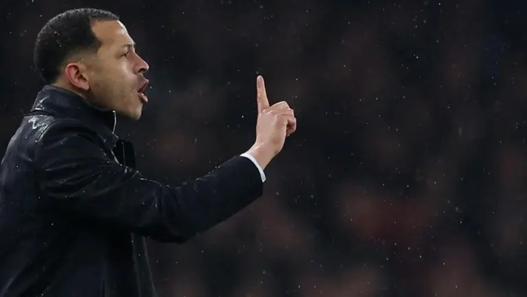 Liam Rosenior Pertahankan Rekor Nir Kalah Chelsea, Namun Hobi Imbang Mengintai
