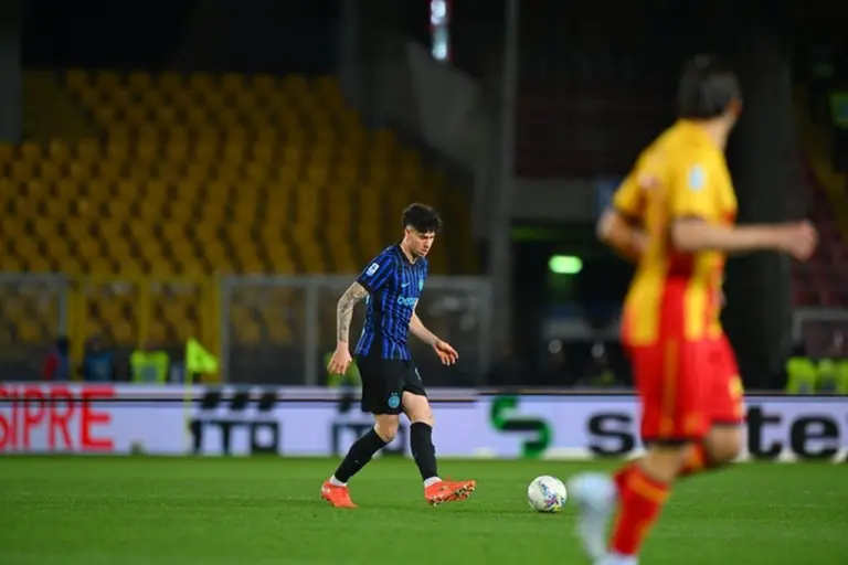 Cristian Chivu Bela Alessandro Bastoni yang Dicemooh Suporter Lecce Cristian Chivu Bela Alessandro Bastoni yang Dicemooh Suporter Lecce