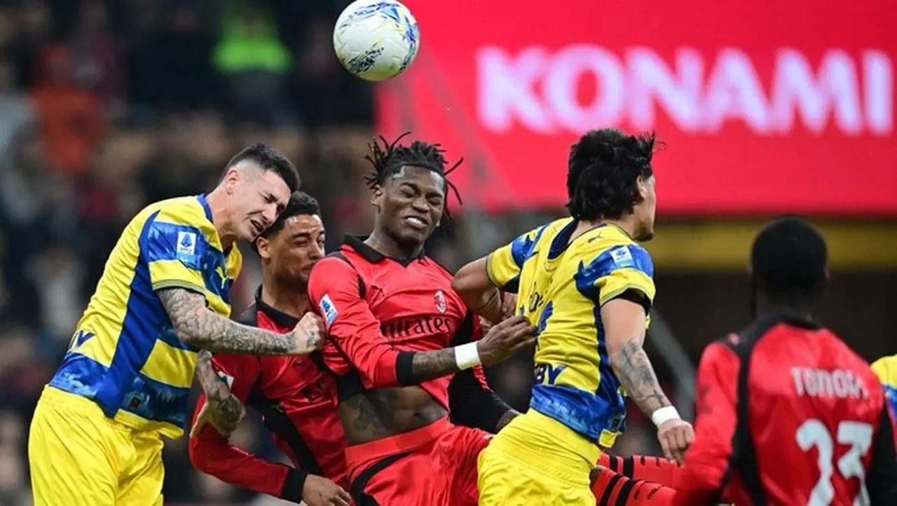 AC Milan Takluk 0-1 dari Parma di San Siro, Jarak dengan Inter Milan Melebar 10 Poin AC Milan Takluk 0-1 dari Parma di San Siro, Jarak dengan Inter Milan Melebar 10 Poin
