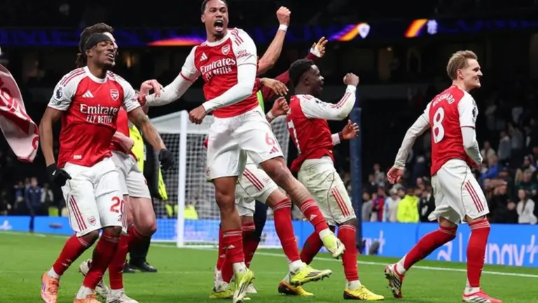 Klasemen Liga Inggris: Arsenal Jauhi Manchester City Usai Bantai Tottenham Hotspur 4-1 Klasemen Liga Inggris: Arsenal Jauhi Manchester City Usai Bantai Tottenham Hotspur 4-1