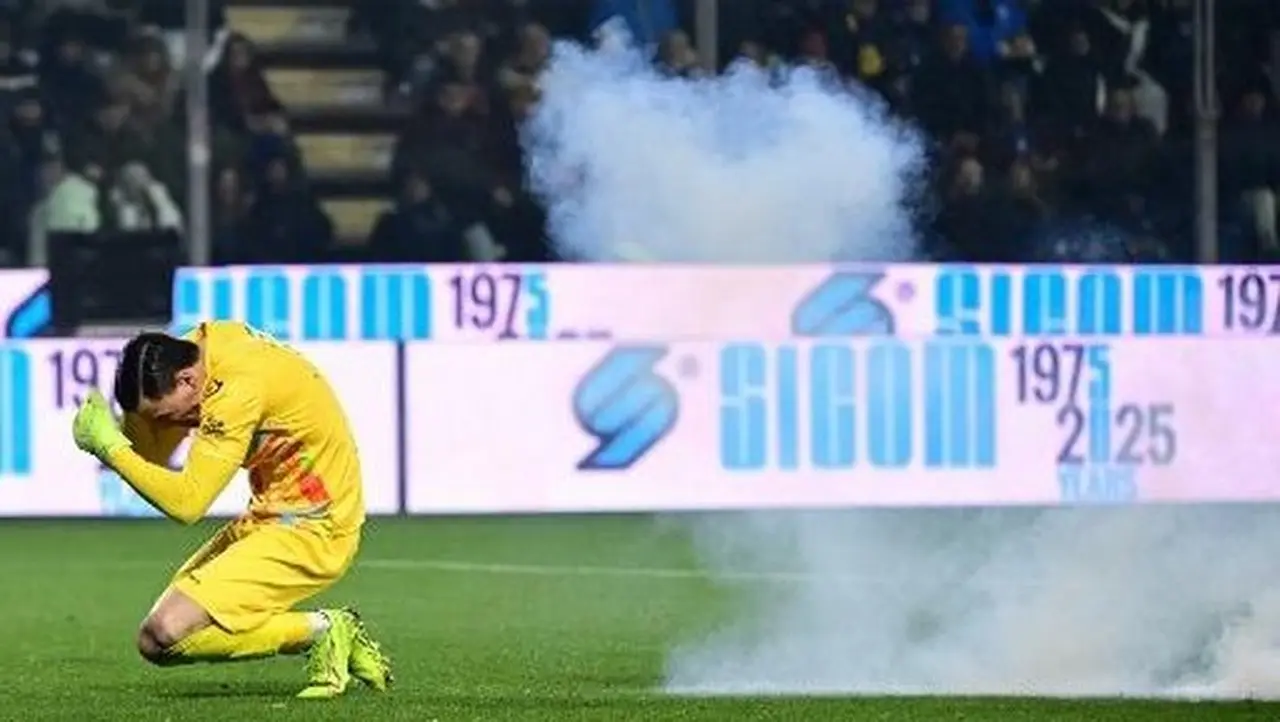 Emil Audero Ungkap Kondisi Pasca Terkena Ledakan Flare Suporter Inter Milan