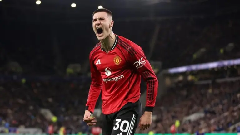 Benjamin Sesko: Selalu Percaya Diri Meski Sering Jadi Pengganti, Pahlawan MU Atas Everton Benjamin Sesko: Selalu Percaya Diri Meski Sering Jadi Pengganti, Pahlawan MU Atas Everton
