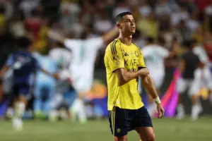 Cristiano Ronaldo Mogok Main, Poster Ejekan ‘Dicari Pria Menahan Tangis’ Muncul di Riyadh