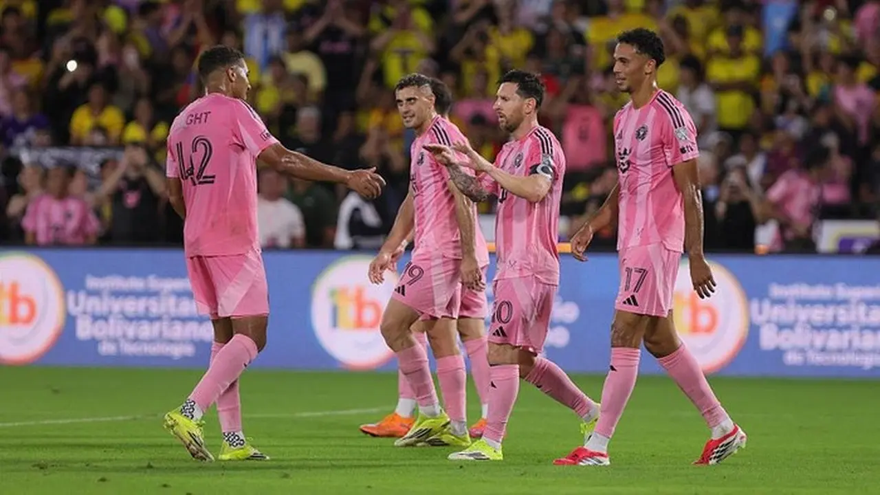 Lionel Messi di Usia Senja: Gol Kelas Dunia dan Assist Krusial Warnai Laga Pramusim Inter Miami Lionel Messi di Usia Senja: Gol Kelas Dunia dan Assist Krusial Warnai Laga Pramusim Inter Miami