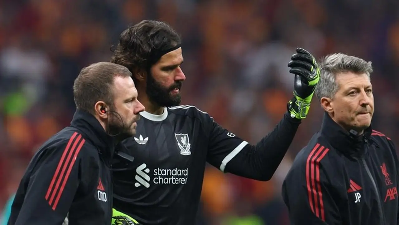 Alisson Becker Akui Kesalahan Fatal dalam Kekalahan Liverpool dari Manchester City Alisson Becker Akui Kesalahan Fatal dalam Kekalahan Liverpool dari Manchester City