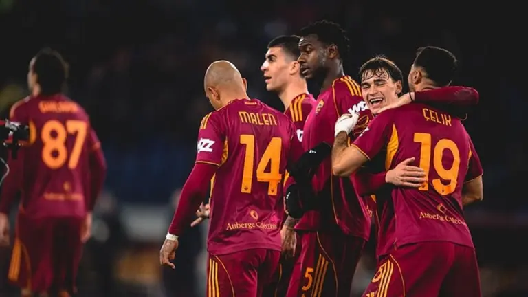 Donyell Malen Borong Dua Gol, AS Roma Taklukkan Cagliari 2-0 di Olimpico Donyell Malen Borong Dua Gol, AS Roma Taklukkan Cagliari 2-0 di Olimpico