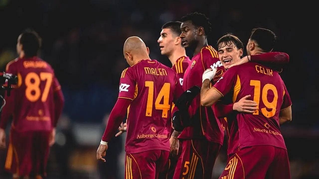 Donyell Malen Borong Dua Gol, AS Roma Taklukkan Cagliari 2-0 di Olimpico Donyell Malen Borong Dua Gol, AS Roma Taklukkan Cagliari 2-0 di Olimpico